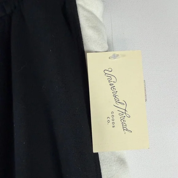 Universal Thread™ Women's Mid-Rise Straight Leg Pull-On Pants - Black L - Picture 7 of 11